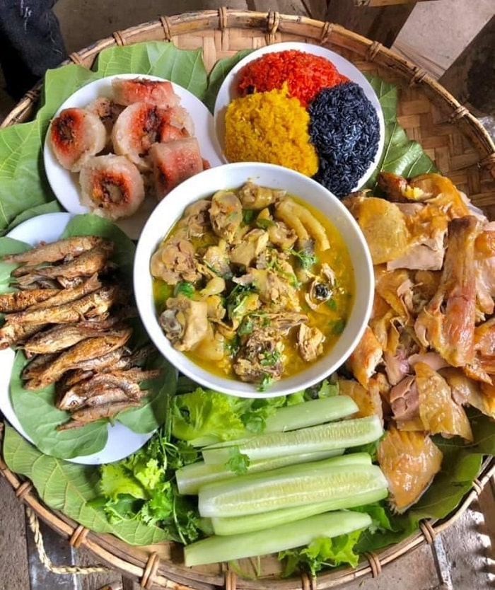 Đặc sản gà đồi tại điểm du lịch Khe Song Thác Bạc